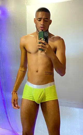 Onlyfans: burning_boy22