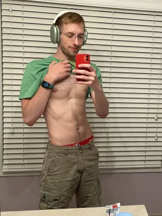 Onlyfans: bookedcollegekid